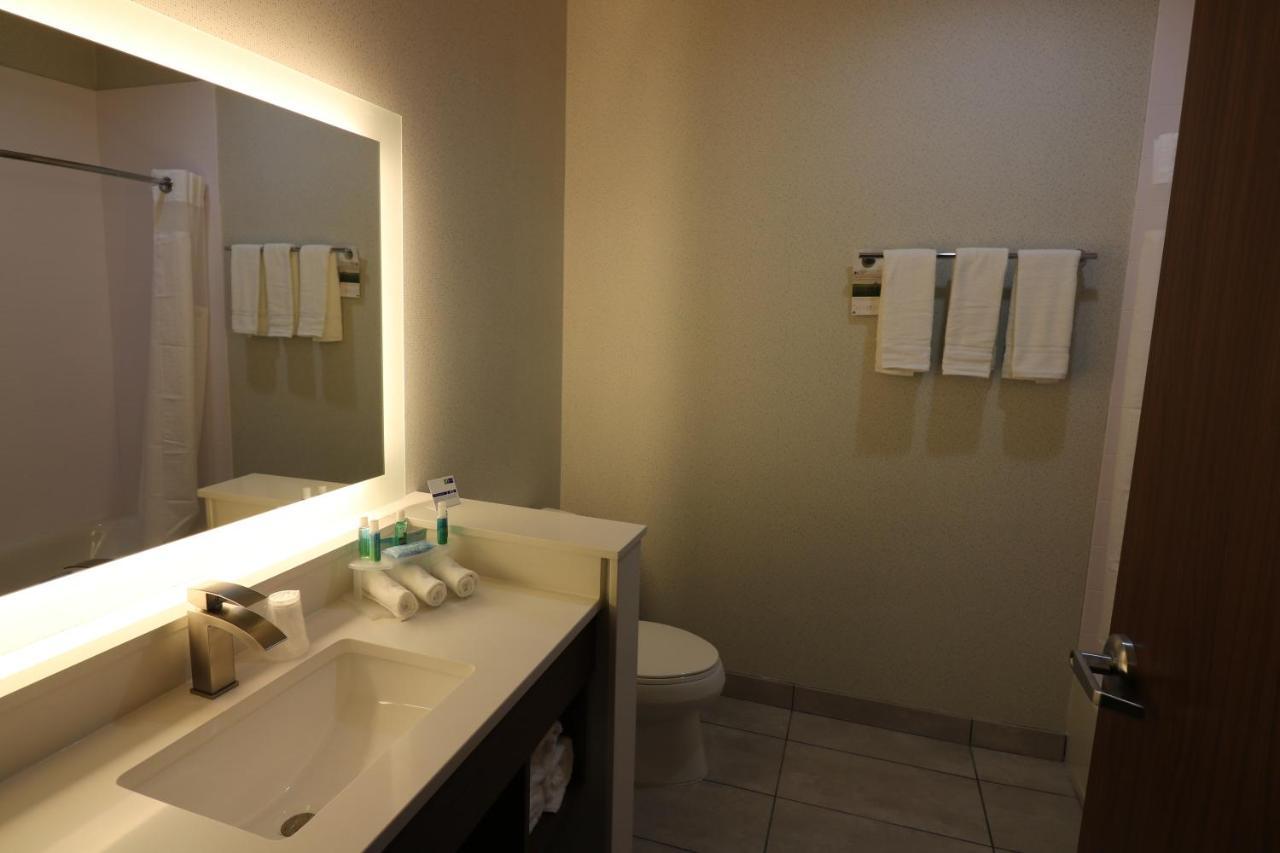 Holiday Inn Express & Suites - Coffeyville By Ihg Eksteriør billede