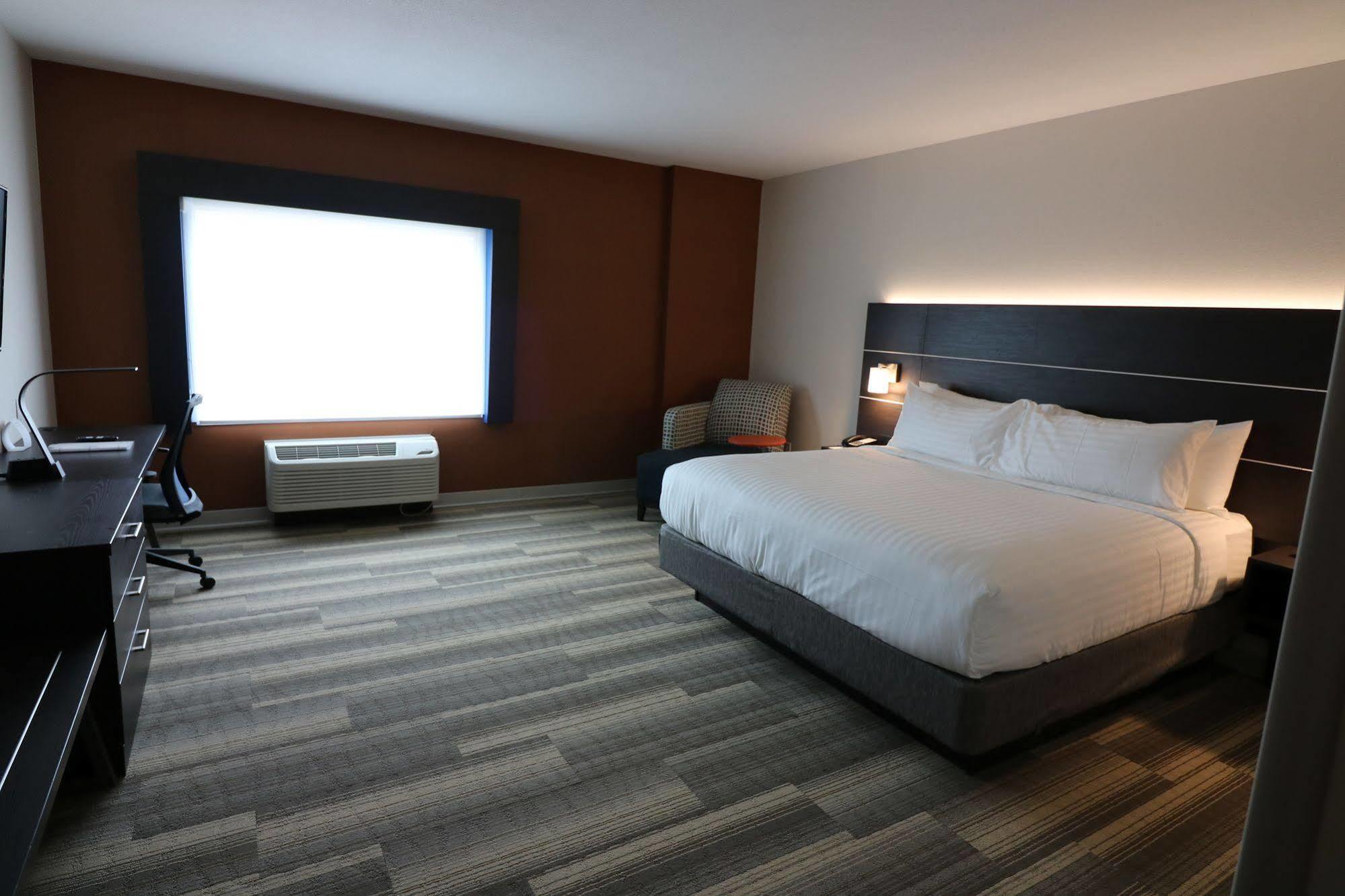 Holiday Inn Express & Suites - Coffeyville By Ihg Eksteriør billede