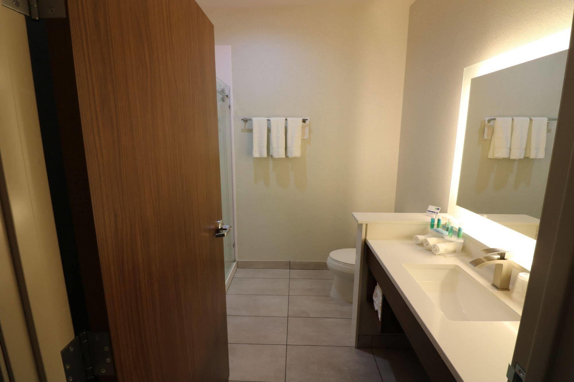 Holiday Inn Express & Suites - Coffeyville By Ihg Eksteriør billede